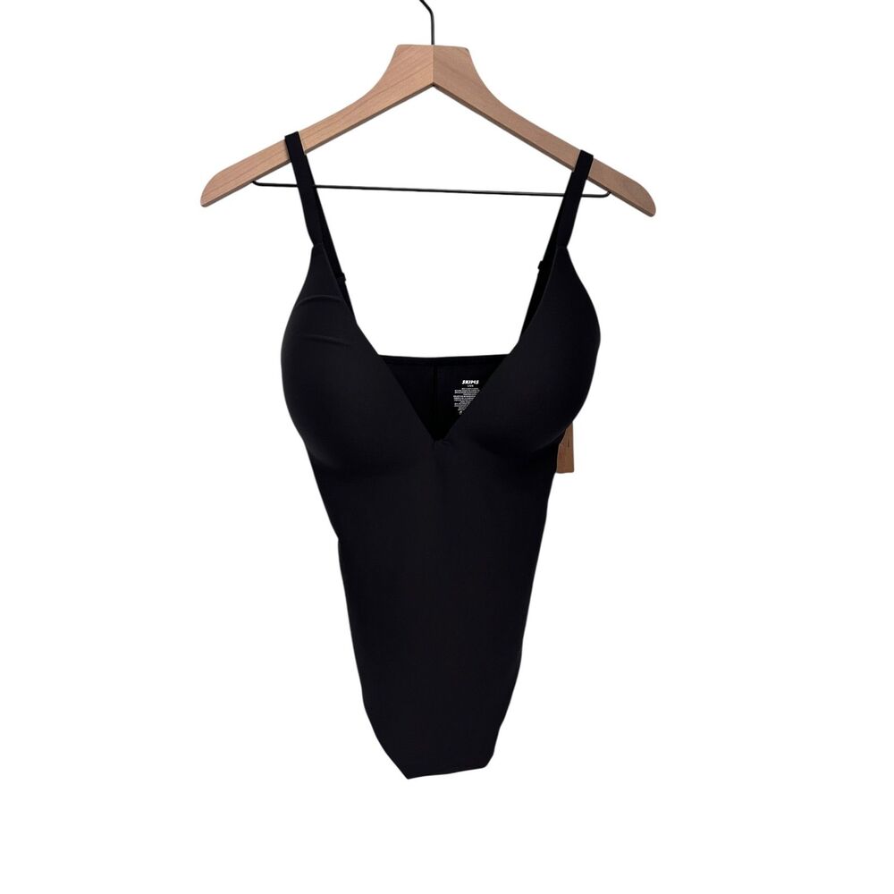 NWT Skims Ultimate Body Push Up Thong Bodysuit in Black Size Large